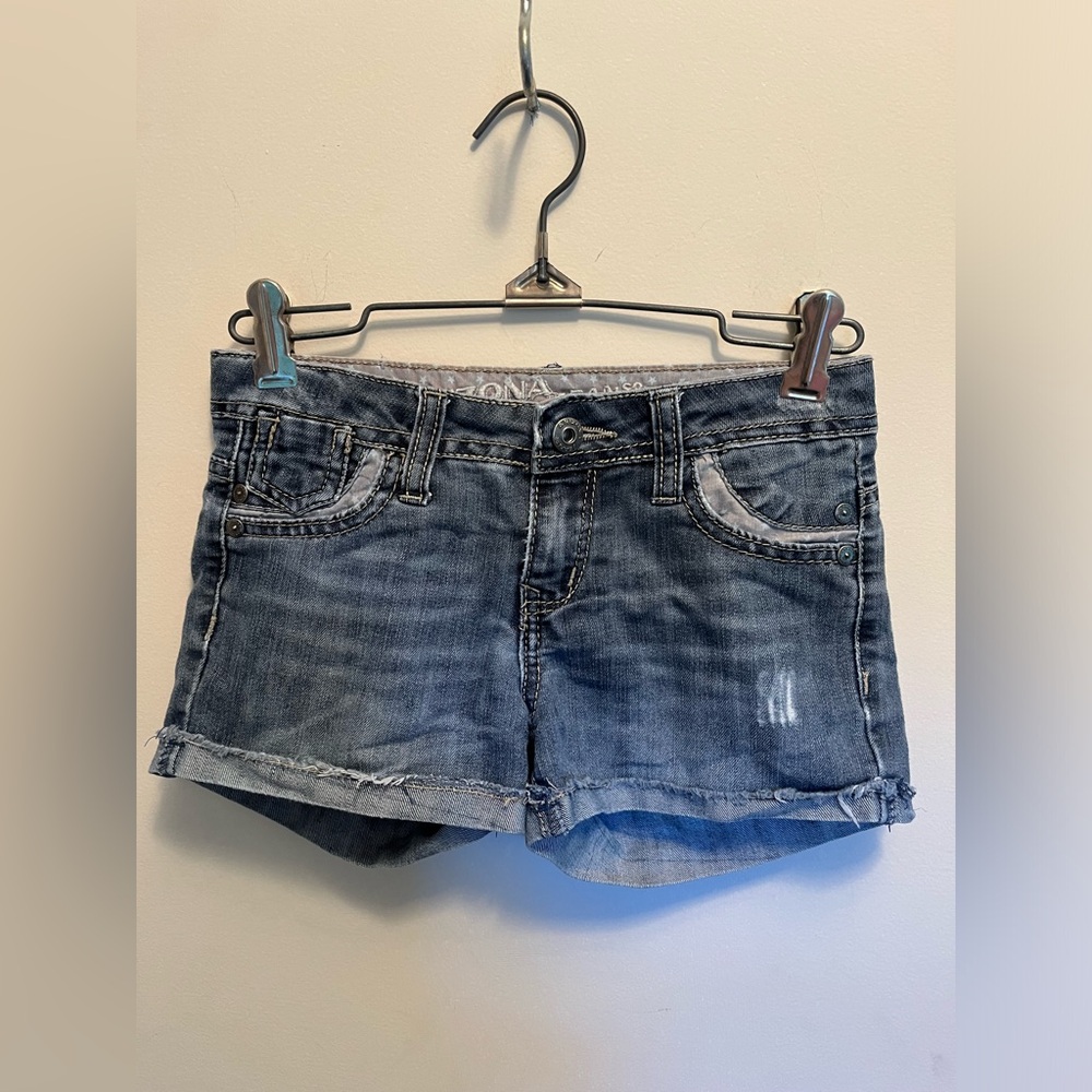 Arizona Jean Co, girls youth jean shorts with star detailing on pockets.